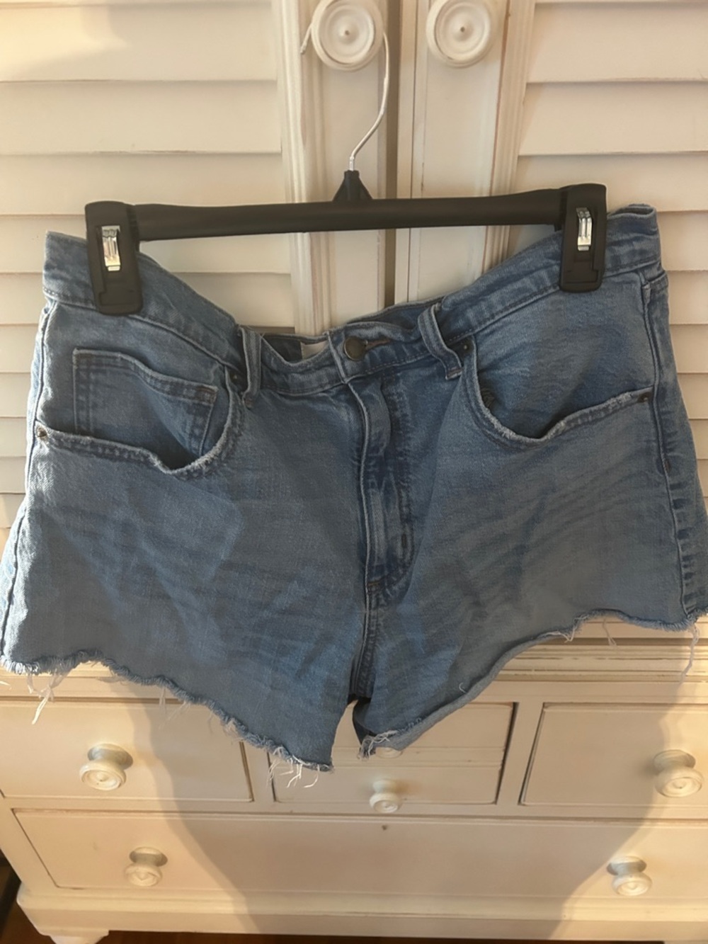 Universal Thread Light Blue Frayed Denim Shorts - size 14